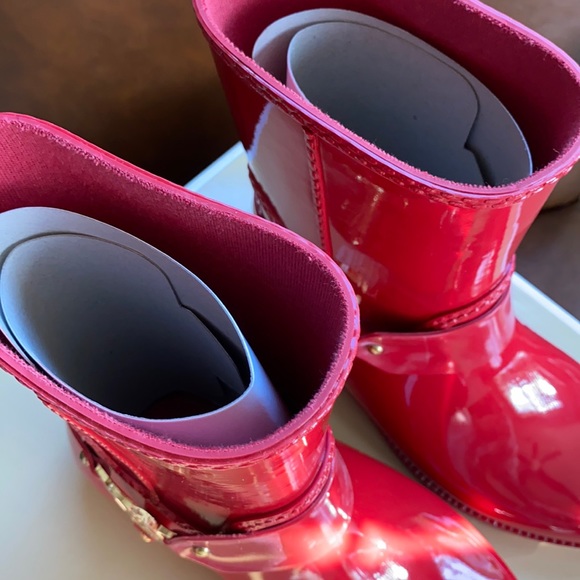 NWT MICHAEL KORS Red Rainboots (size 6) - Picture 3 of 3